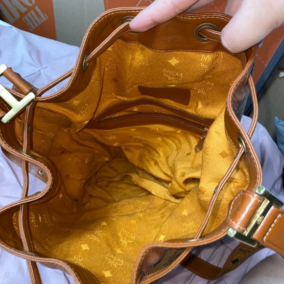 MCM BUCKET CROSSBODY BAG - Picture 8 of 10